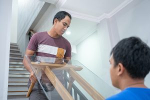 Sei es Firmenumzug, Privatumzug, Entrümpelungen, Übersiedlung oder Einlagerungen, wir haben die richtigen Möbelpacker für jeden Anlass. Dürfen Sie selbst einen Umzug durchführen?, Umzug Salzburg